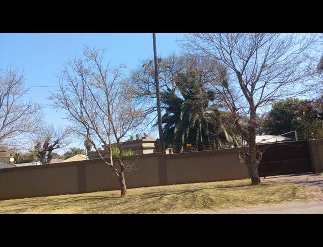 9 BEDROOM HOUSE FOR SALE IN CLAYVILLE